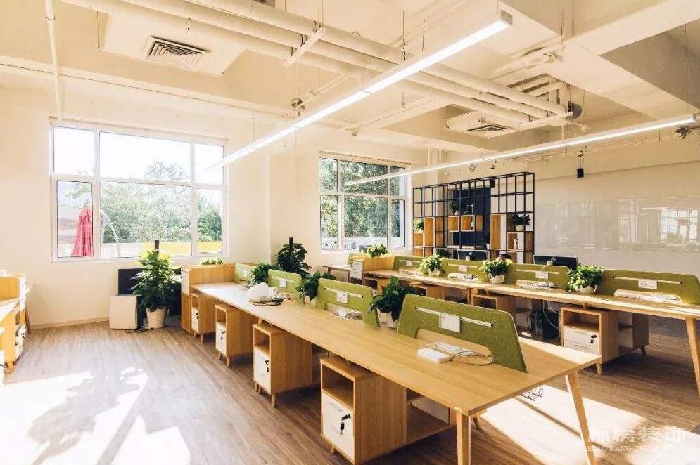 深圳办公室装修完成后如何进行保洁工作？